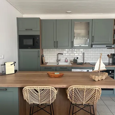 Charmante Maison De *